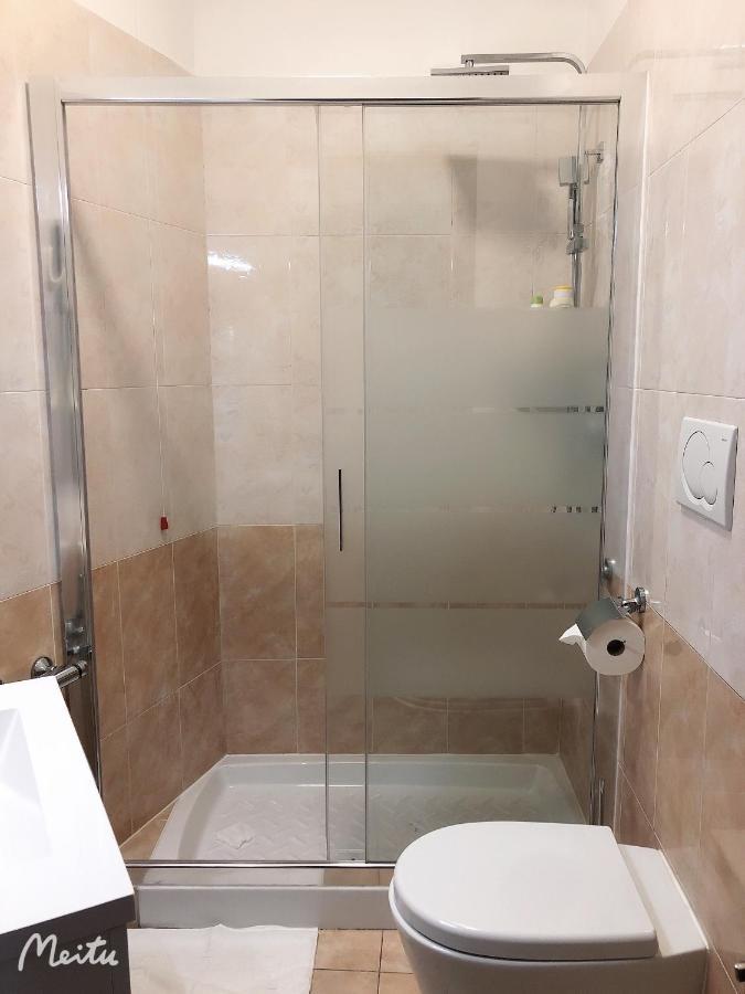 Romafullhouse Guesthouse Dış mekan fotoğraf