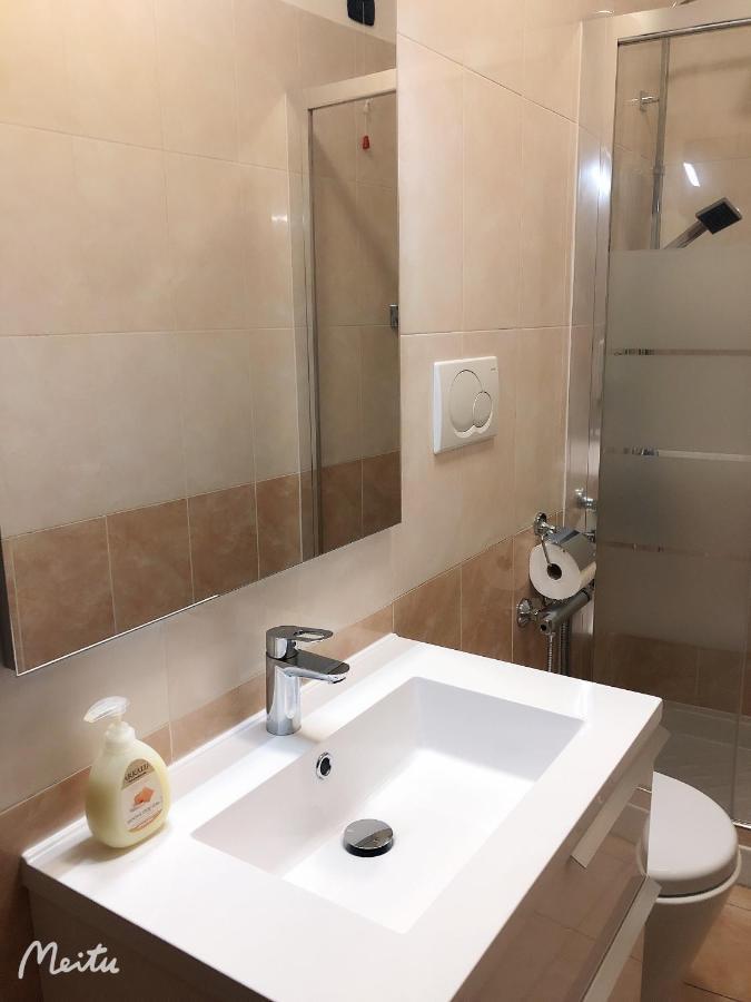 Romafullhouse Guesthouse Dış mekan fotoğraf